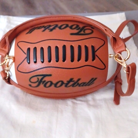 Football Purse - Picture 1 of 3